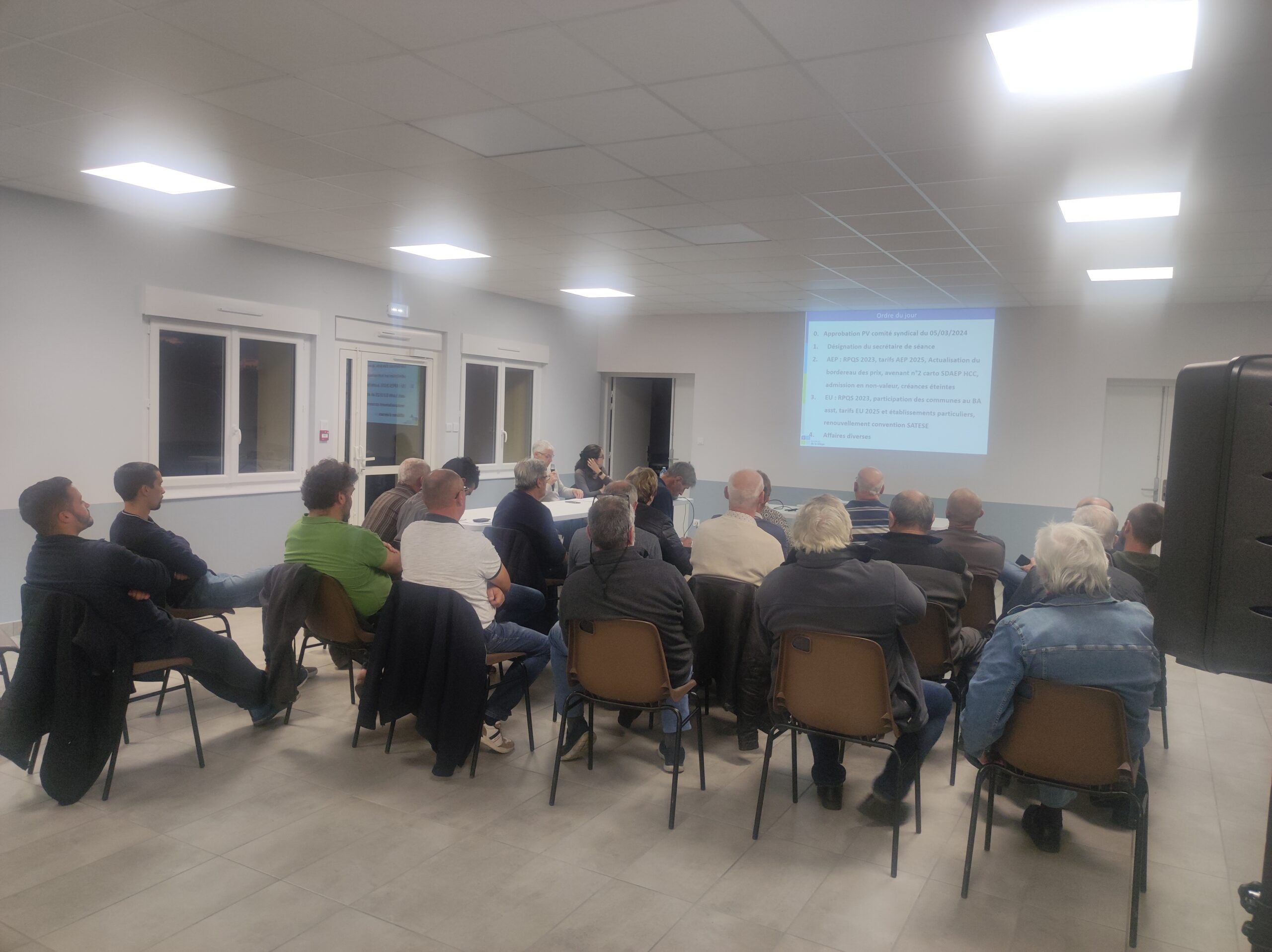 Réunion pour les services publics Eau et Assainissement collectif le 29 octobre 2024